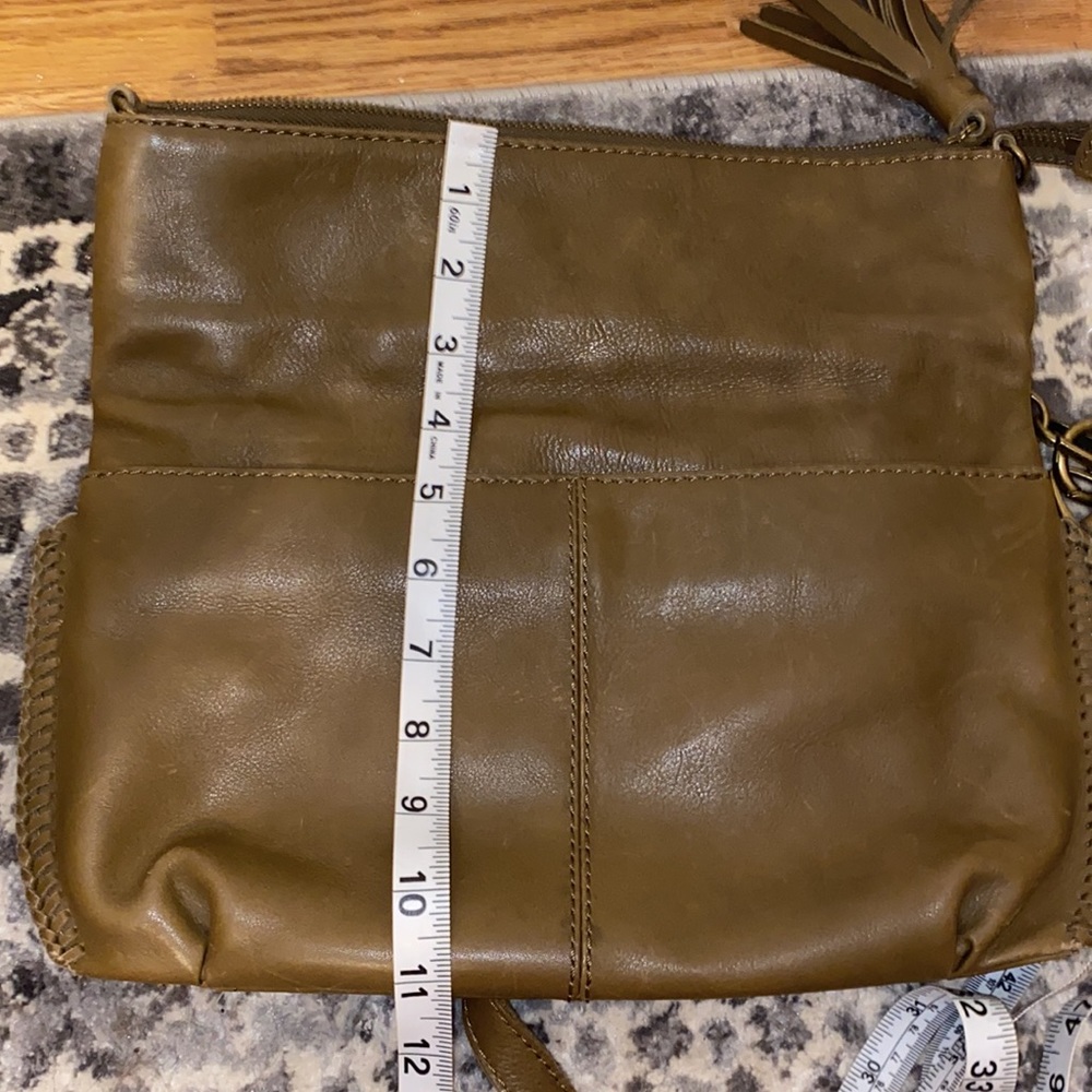 Lucky Brand leather crossbody fold over flap bag and tassel - Picture 9 of 14